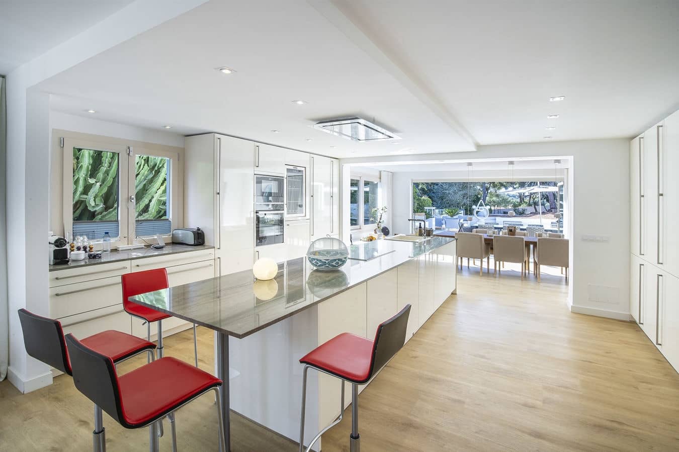 4 bedroom Villa for sale in Santa Ponsa with pool garage - € 3,175,000 (Ref: 9618088)