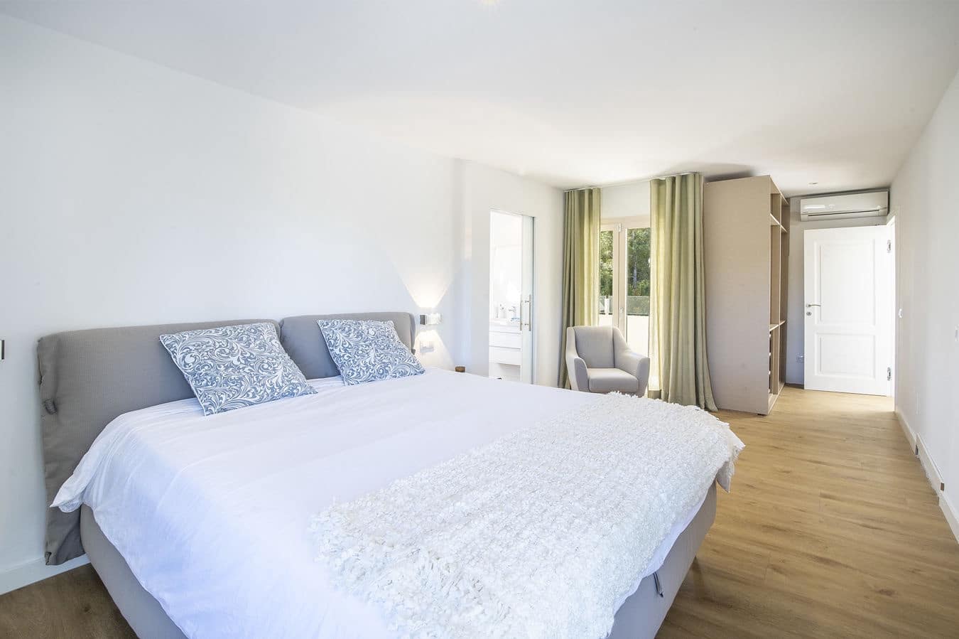 4 bedroom Villa for sale in Santa Ponsa with pool garage - € 3,175,000 (Ref: 9618088)