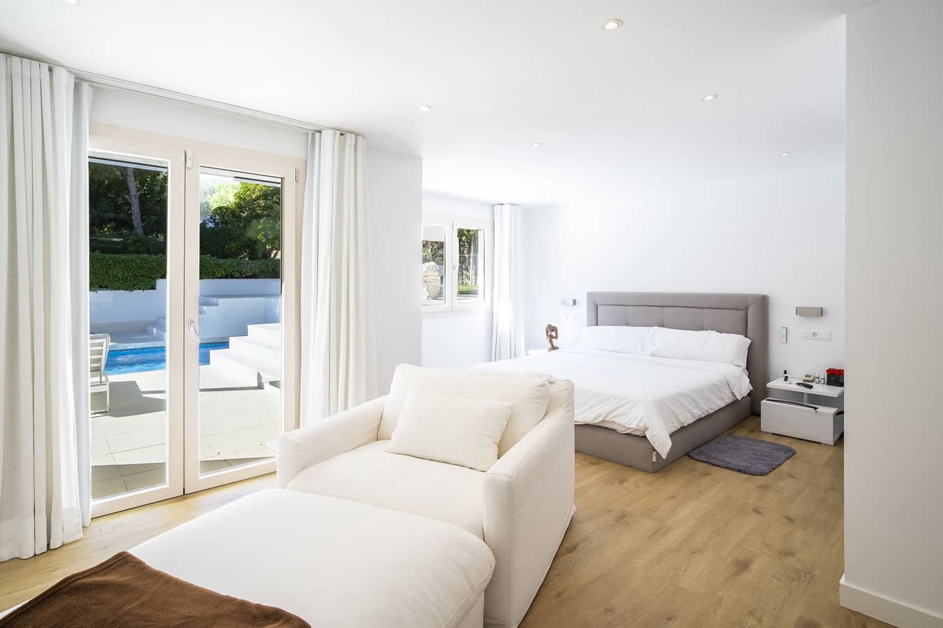 4 bedroom Villa for sale in Santa Ponsa with pool garage - € 3,175,000 (Ref: 9618088)