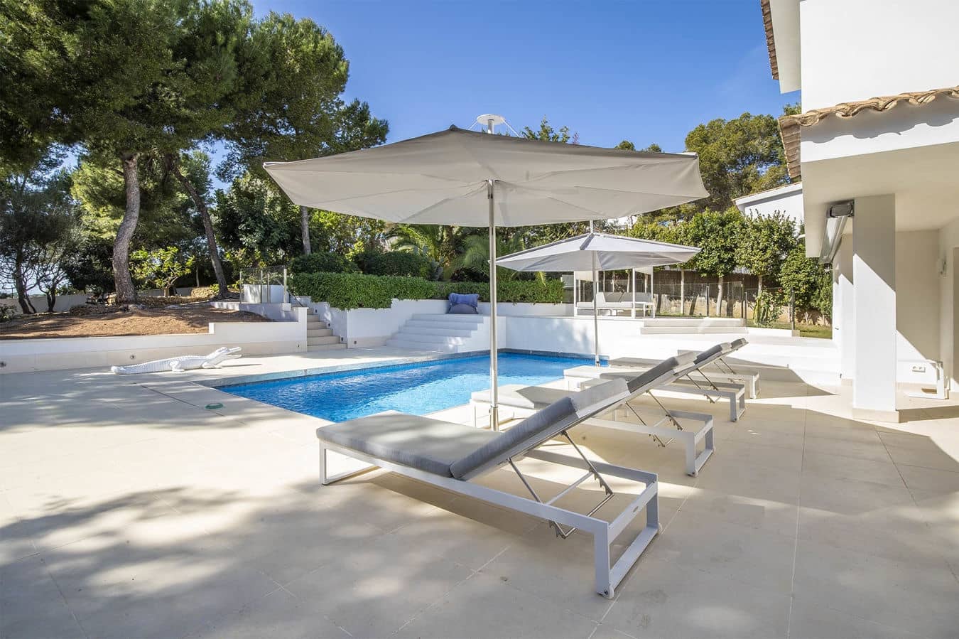 4 bedroom Villa for sale in Santa Ponsa with pool garage - € 3,175,000 (Ref: 9618088)