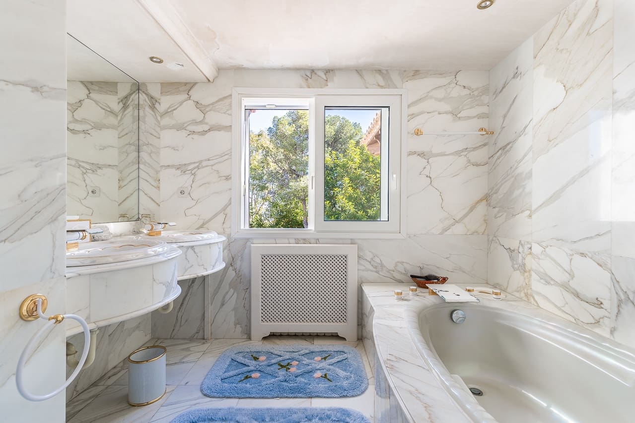 11 soveværelse Villa til salg i Genova med swimmingpool garage - € 12.500.000 (Ref: 9622700)