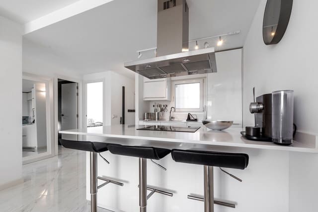 2 bedroom Apartment for sale in Santa Ponsa, Calvià with garage - € 620,000 (Ref: 9622701)