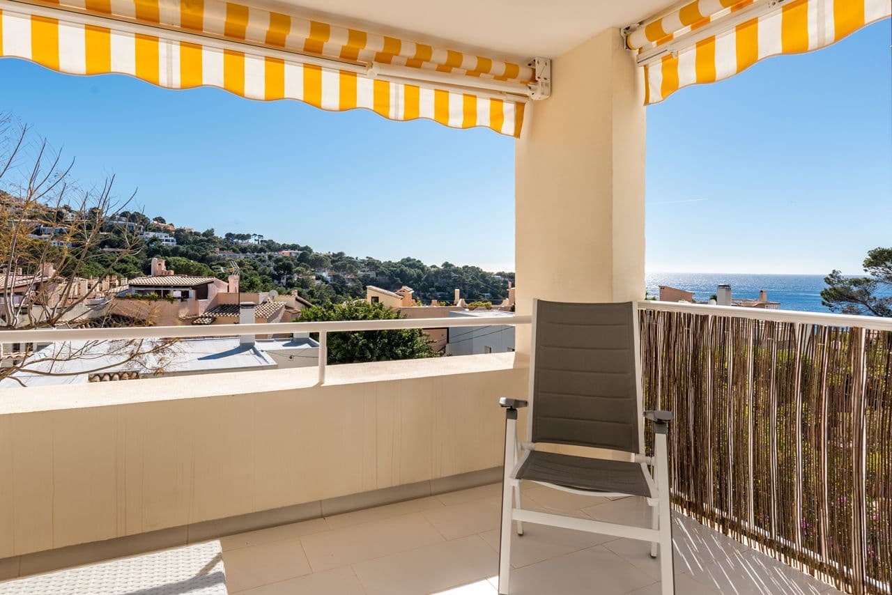 2 bedroom Apartment for sale in Santa Ponsa with garage - € 620,000 (Ref: 9622701)