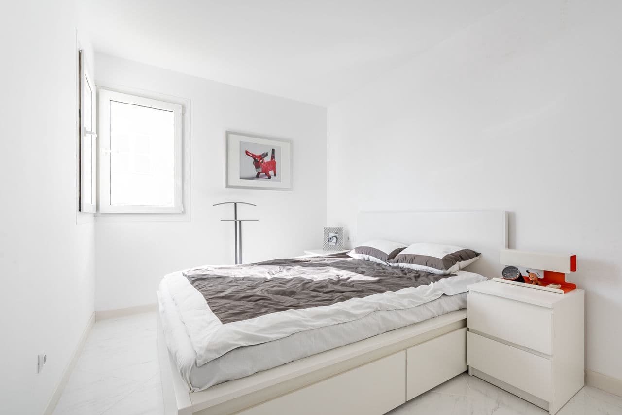 2 bedroom Apartment for sale in Santa Ponsa with garage - € 620,000 (Ref: 9622701)