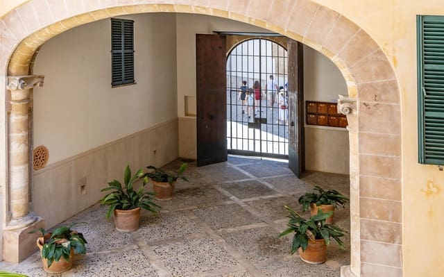 Apartamento de 2 habitaciones en Monti-Sion, Palma de Mallorca en venta con garaje - 1.775.000 € (Ref: 9622702)