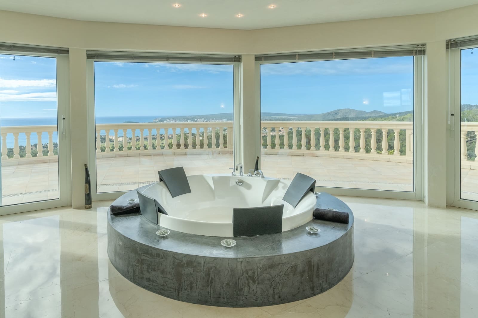 5 Zimmer Villa zu verkaufen in Costa d'en Blanes mit Pool Garage - 13.000.000 € (Ref: 9626477)