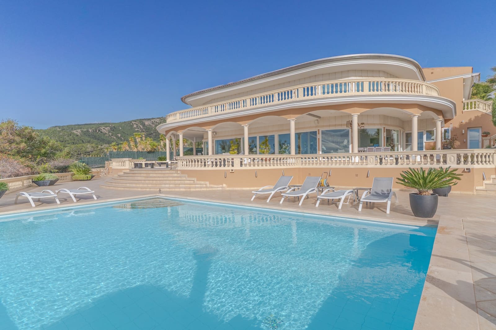 5 Zimmer Villa zu verkaufen in Costa d'en Blanes mit Pool Garage - 13.000.000 € (Ref: 9626477)