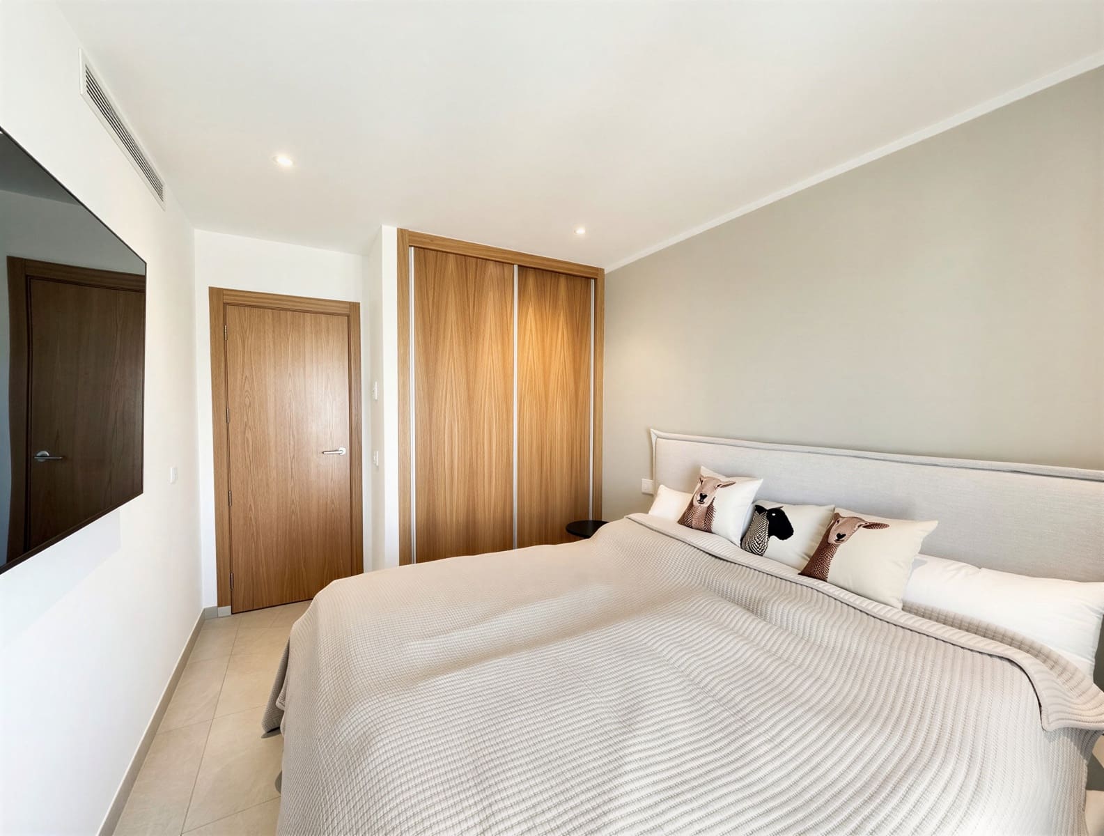 2 Zimmer Penthouse zu verkaufen in Ses Salines mit Pool Garage - 595.000 € (Ref: 9630555)