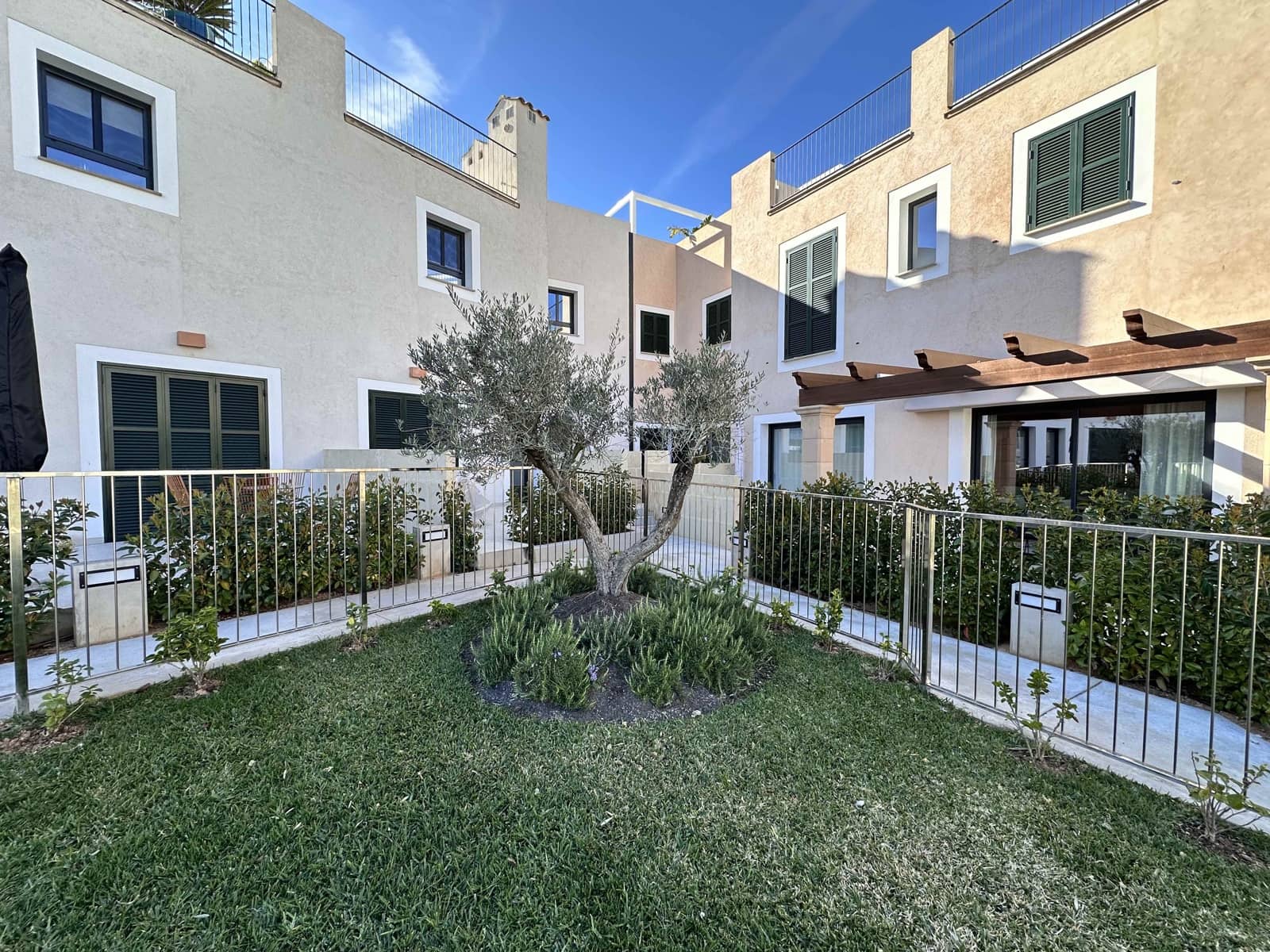 2 Zimmer Penthouse zu verkaufen in Ses Salines mit Pool Garage - 595.000 € (Ref: 9630555)