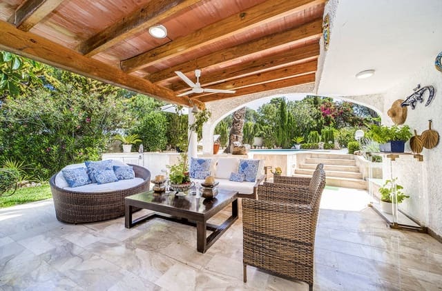 4 slaapkamer Villa te koop in Cala Blava, Llucmajor met zwembad garage - € 3.150.000 (Ref: 9634728)