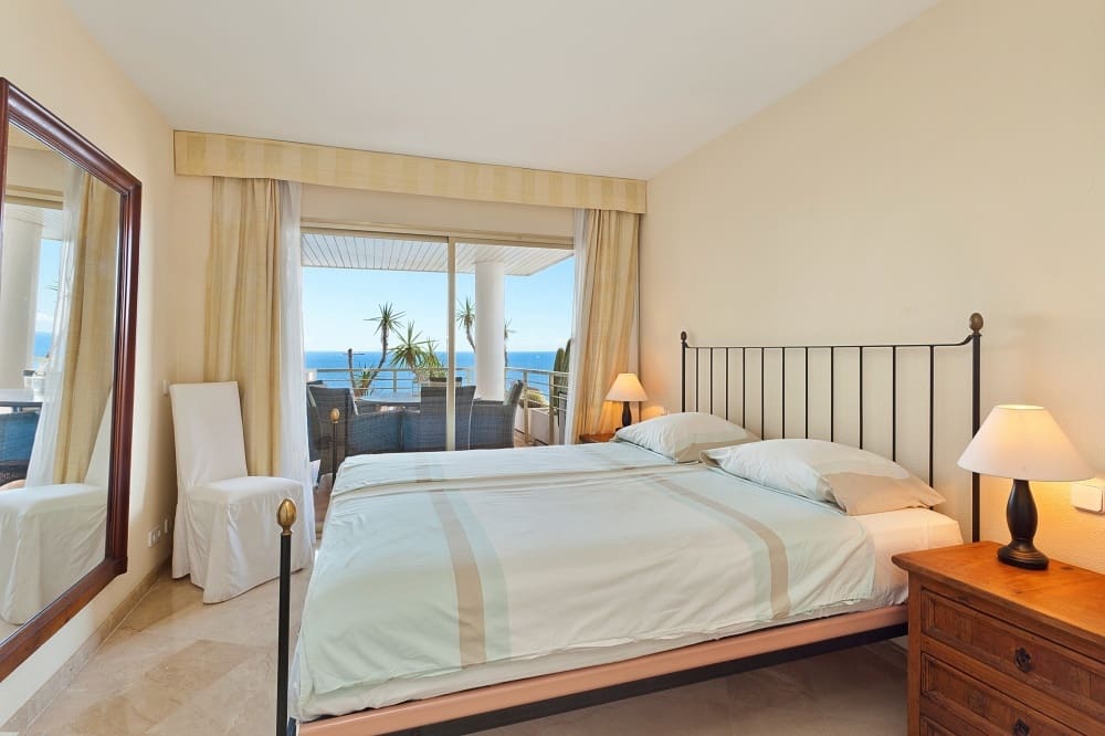 3 quarto Apartamento para venda em Puerto Portals com piscina garagem - 1 300 000 € (Ref: 9637980)