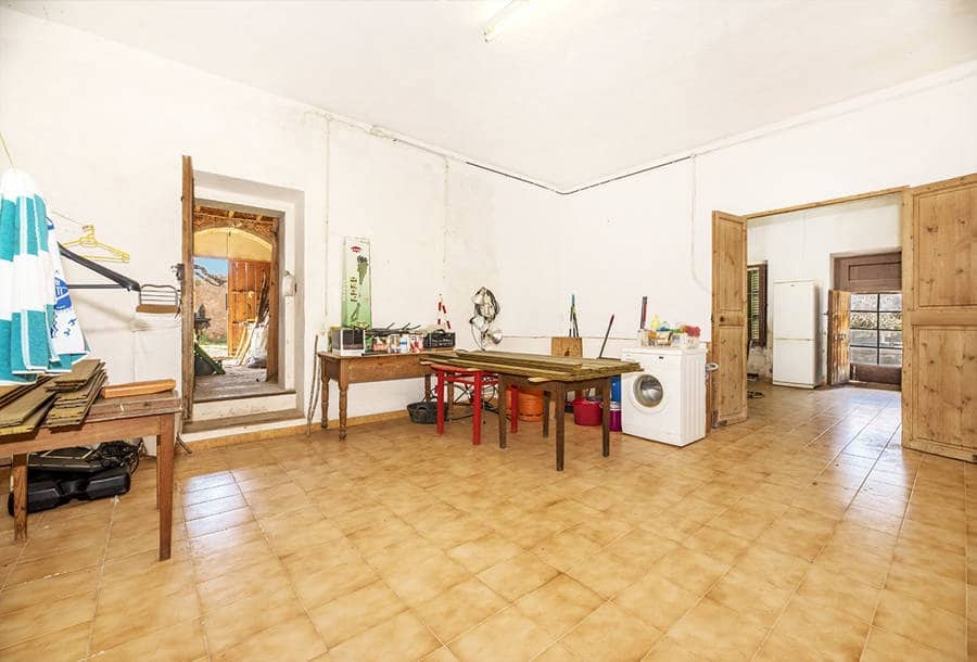 7 slaapkamer Finca/Landhuis te koop in Puntiro met garage - € 2.500.000 (Ref: 9639662)