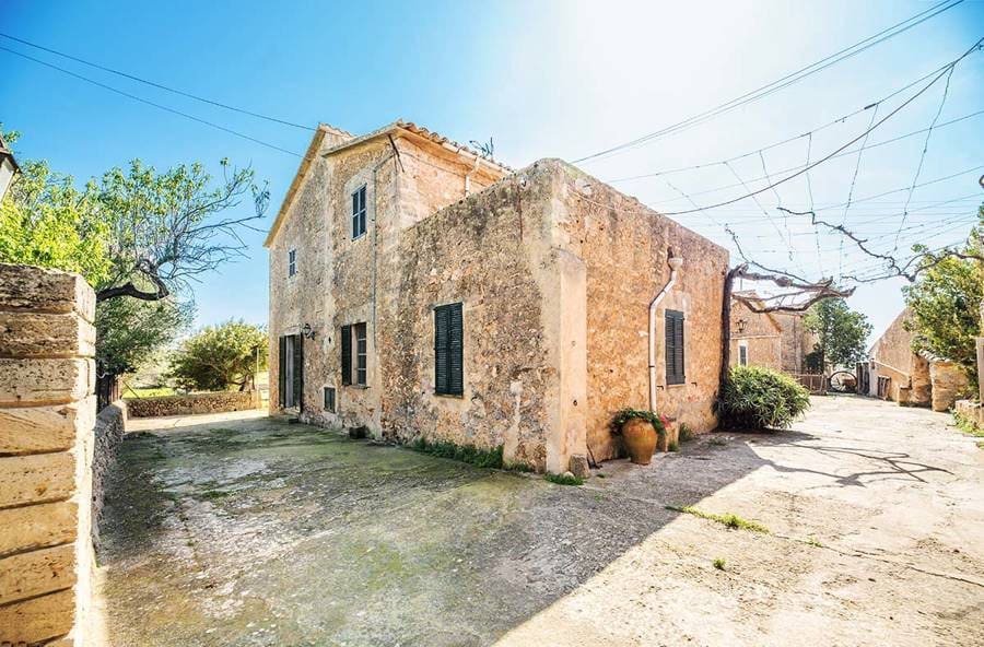 7 slaapkamer Finca/Landhuis te koop in Puntiro met garage - € 2.500.000 (Ref: 9639662)