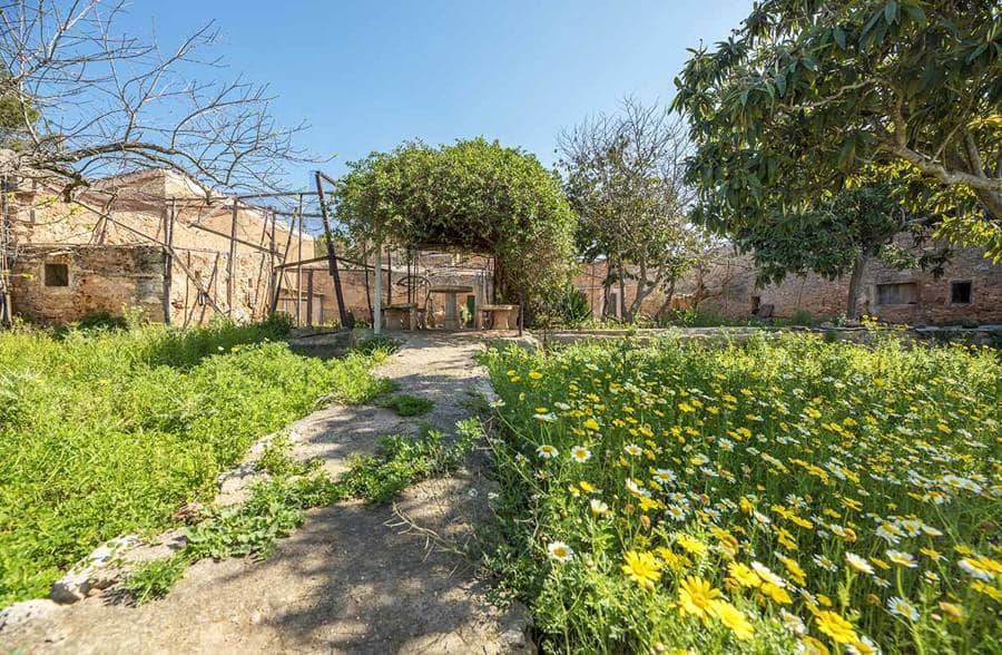 7 slaapkamer Finca/Landhuis te koop in Puntiro met garage - € 2.500.000 (Ref: 9639662)