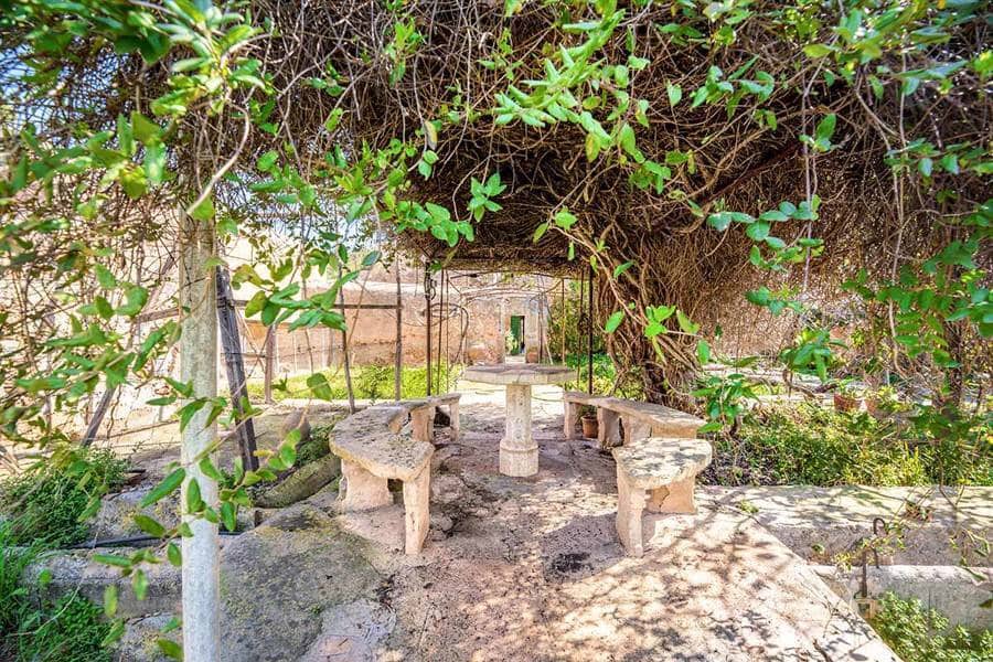 7 slaapkamer Finca/Landhuis te koop in Puntiro met garage - € 2.500.000 (Ref: 9639662)