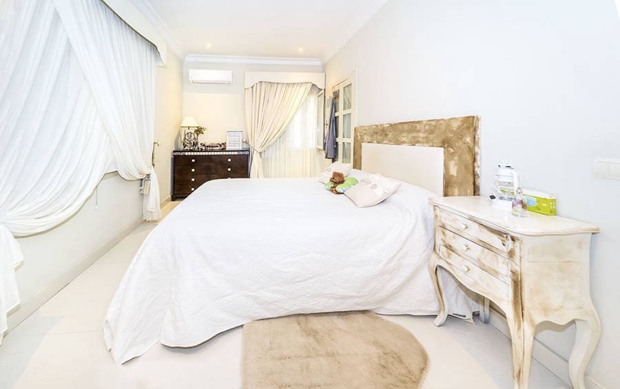 Chalet de 4 habitaciones en Genova en venta con piscina garaje - 5.500.000 € (Ref: 9640557)