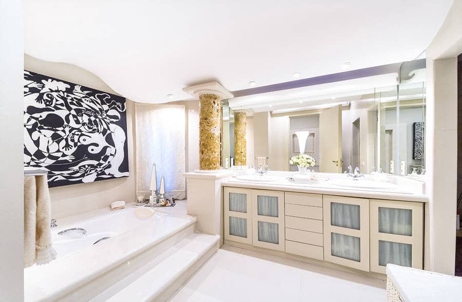 Chalet de 4 habitaciones en Genova en venta con piscina garaje - 5.500.000 € (Ref: 9640557)