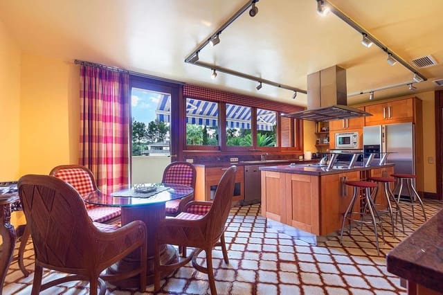 7 makuuhuone Huvila myytävänä paikassa Son Vida, Palma de Mallorca mukana uima-altaan 
autotalli - 5 400 000 € (Ref: 9640991)