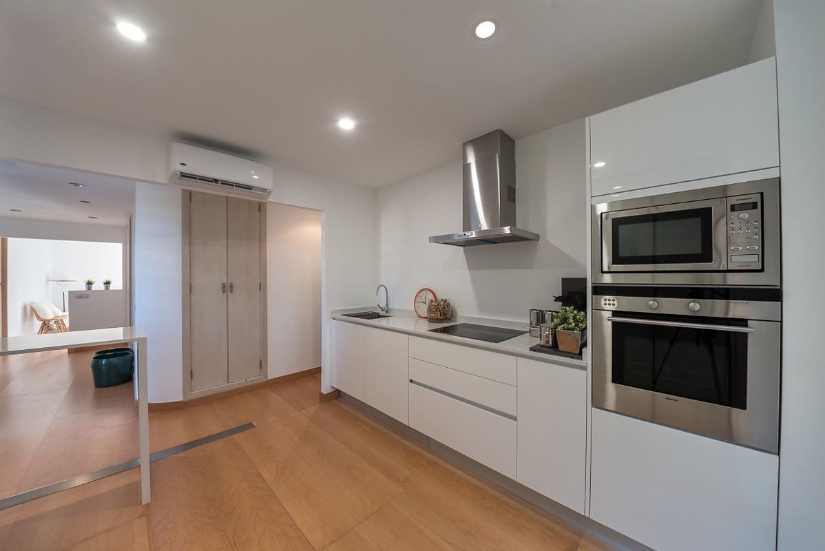 Apartamento de 2 habitaciones en Illetas en venta con piscina garaje - 690.000 € (Ref: 9645957)