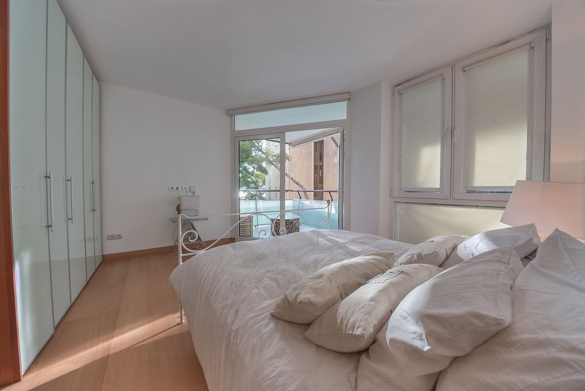 Apartamento de 2 habitaciones en Illetas en venta con piscina garaje - 690.000 € (Ref: 9645957)