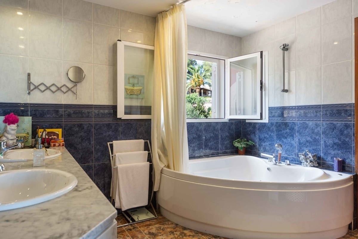 Chalet de 5 habitaciones en Palmanova en venta con piscina garaje - 2.800.000 € (Ref: 9645958)