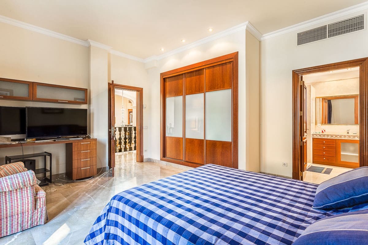 5 sypialnia Willa na sprzedaż w Son Veri Nou z basenem garażem - 4 800 000 € (Ref: 9645959)