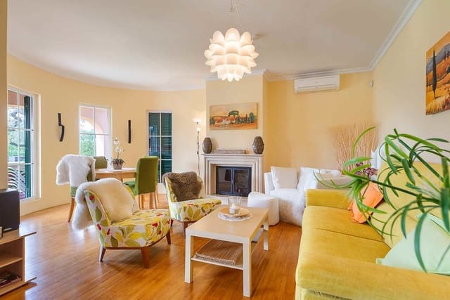 2 soveværelse Finca/Landehus til salg i Llucmajor med swimmingpool garage - € 950.000 (Ref: 9645961)