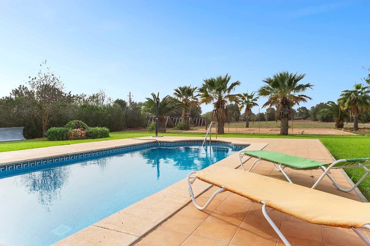 2 soveværelse Finca/Landehus til salg i Llucmajor med swimmingpool garage - € 950.000 (Ref: 9645961)