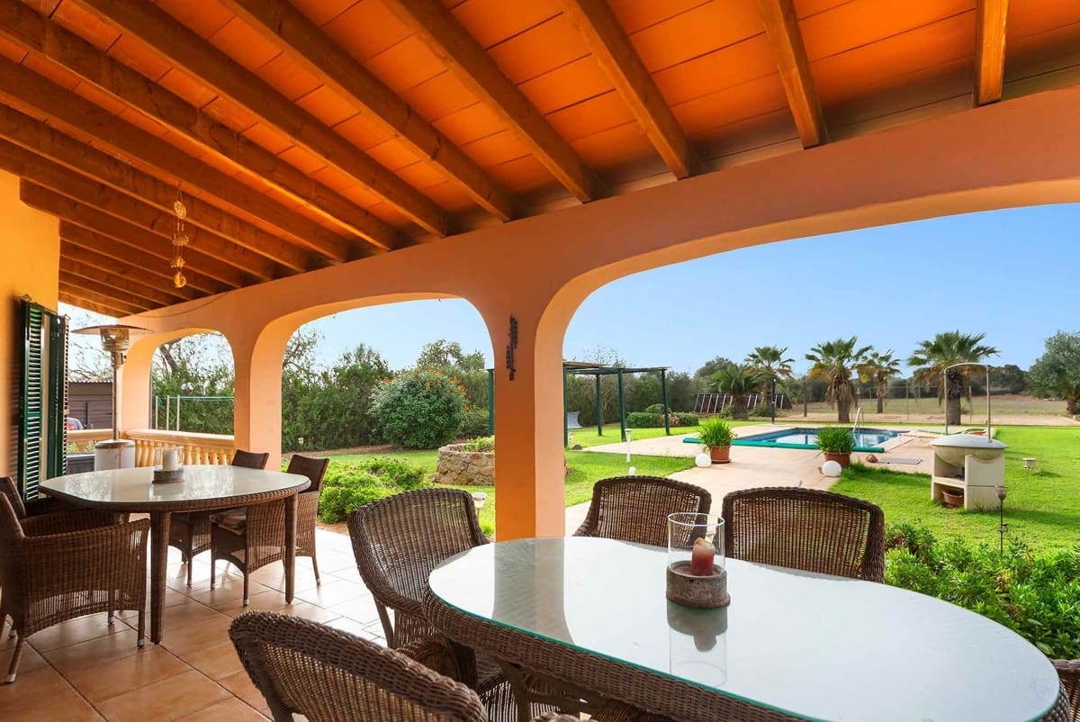 2 soveværelse Finca/Landehus til salg i Llucmajor med swimmingpool garage - € 950.000 (Ref: 9645961)