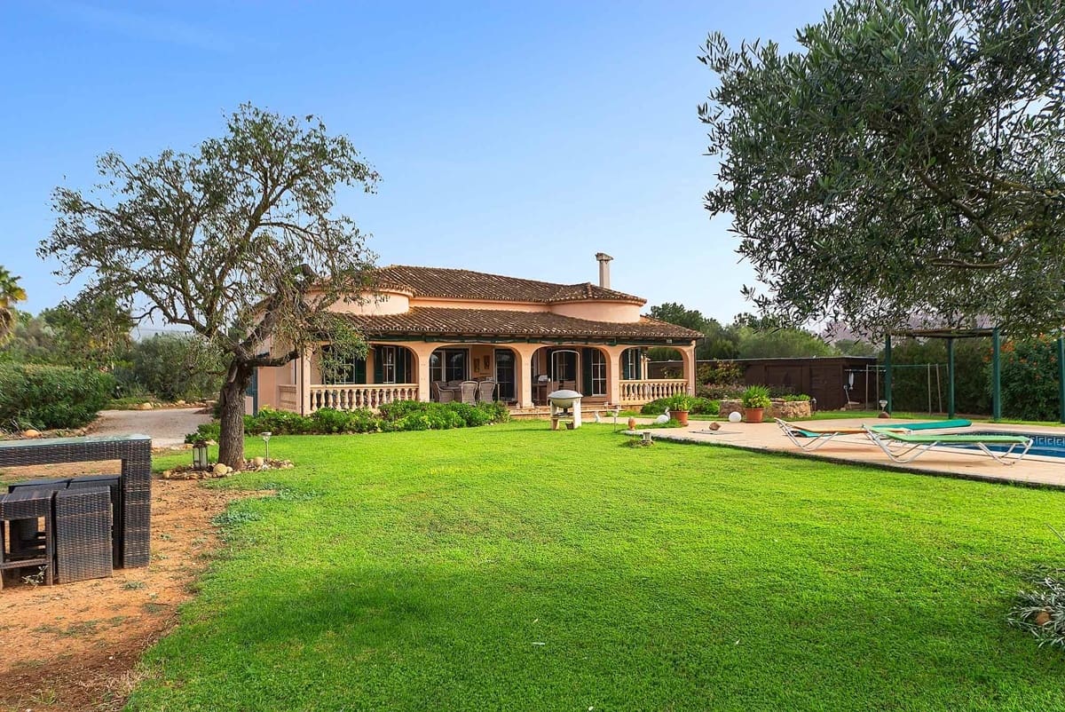 2 soveværelse Finca/Landehus til salg i Llucmajor med swimmingpool garage - € 950.000 (Ref: 9645961)