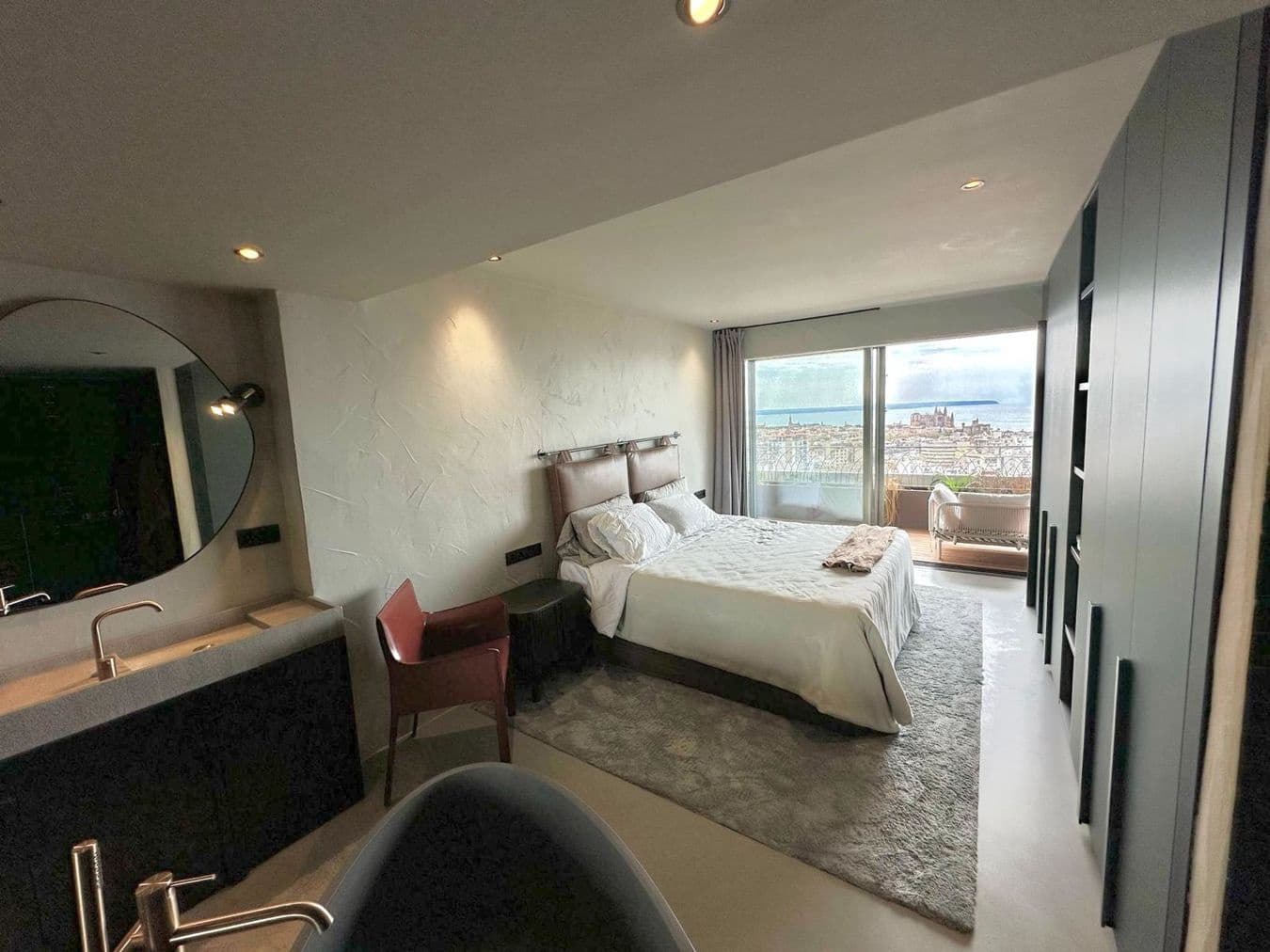 2 bedroom Apartment for sale in Palma de Mallorca with garage - € 2,000,000 (Ref: 9669319)