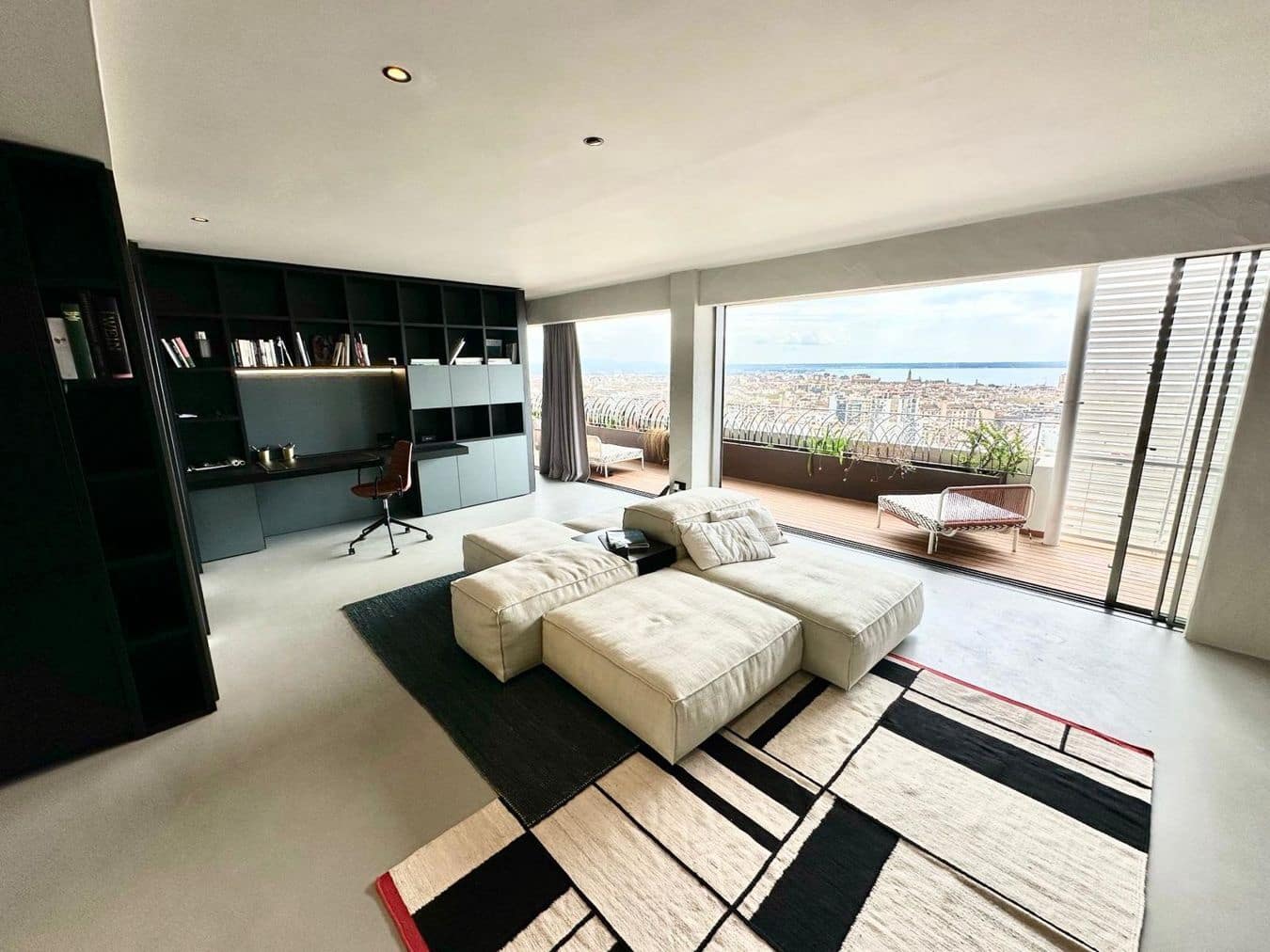 2 bedroom Apartment for sale in Palma de Mallorca with garage - € 2,000,000 (Ref: 9669319)