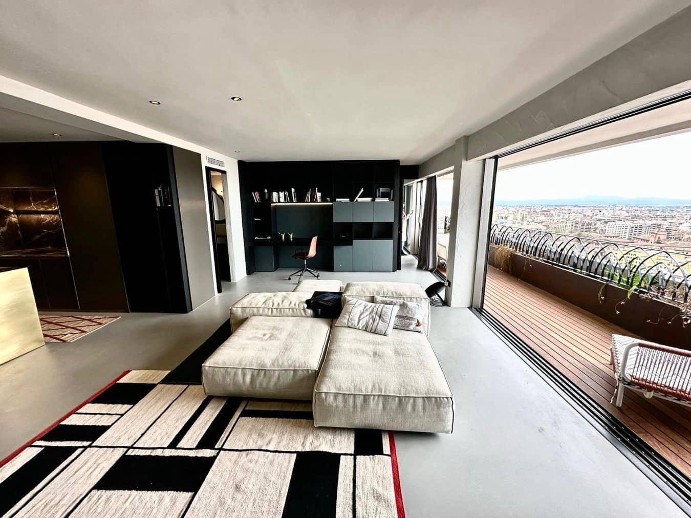 2 bedroom Apartment for sale in Palma de Mallorca with garage - € 2,000,000 (Ref: 9669319)