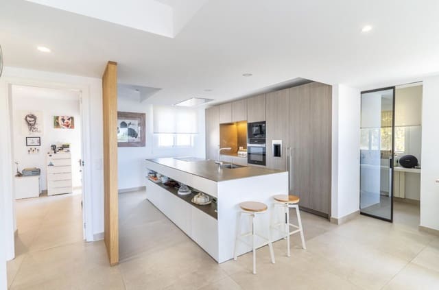 5 soveværelse Lejlighed til salg i La Bonanova, Palma de Mallorca med swimmingpool garage - € 1.900.000 (Ref: 9679282)