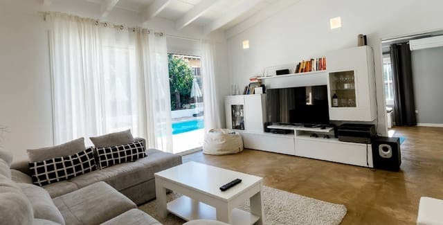 3 makuuhuone Huvila myytävänä paikassa Port Verd, Son Servera mukana uima-altaan 
autotalli - 940 000 € (Ref: 9680566)