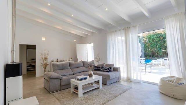 3 makuuhuone Huvila myytävänä paikassa Port Verd, Son Servera mukana uima-altaan 
autotalli - 940 000 € (Ref: 9680566)