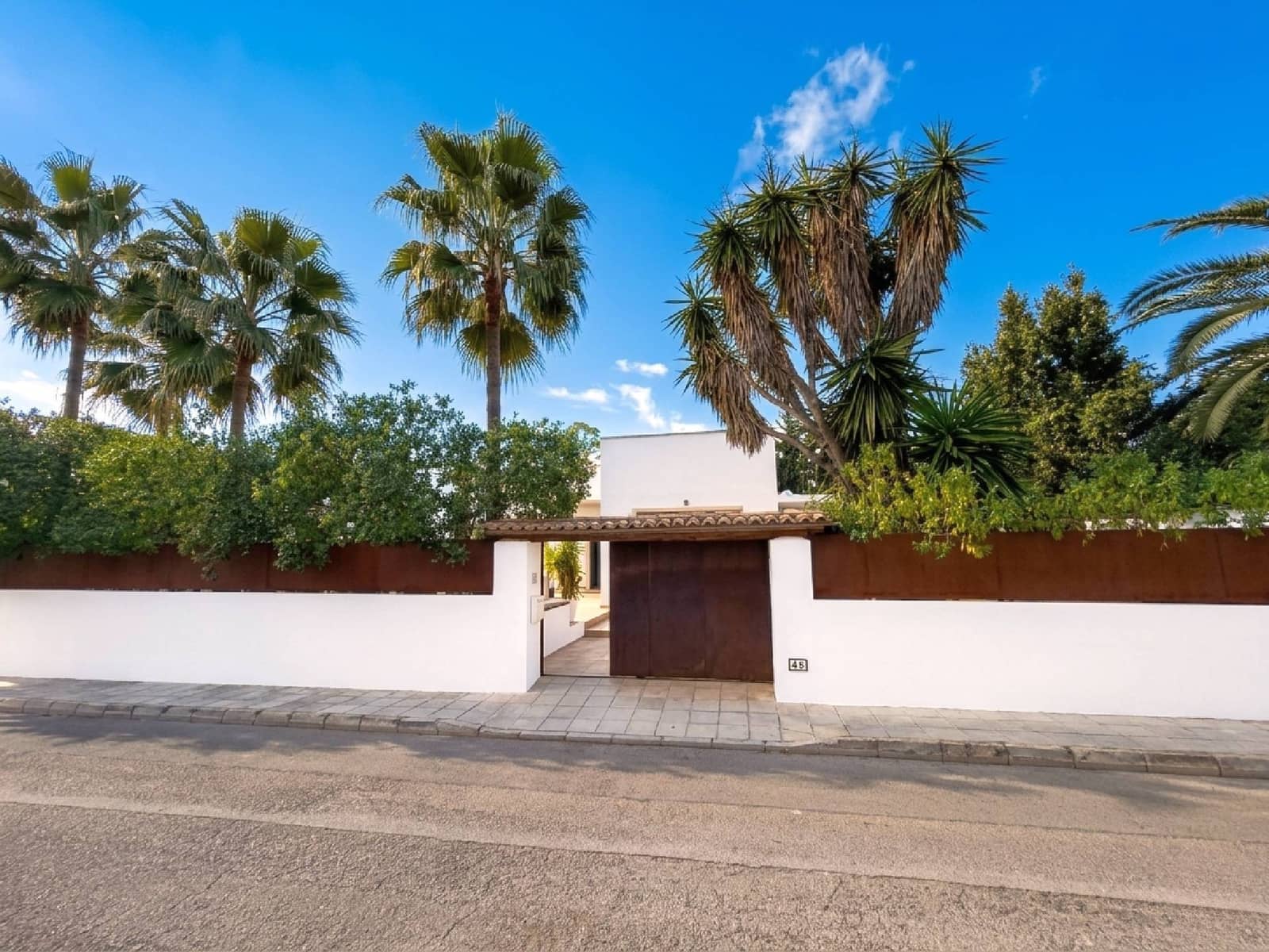 3 makuuhuone Huvila myytävänä paikassa Port Verd mukana uima-altaan 
autotalli - 940 000 € (Ref: 9680566)