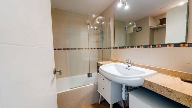 2 soverom Leilighet til salgs i Cala d'Or, Santanyí med svømmebasseng garasje - € 480 000 (Ref: 9697830)