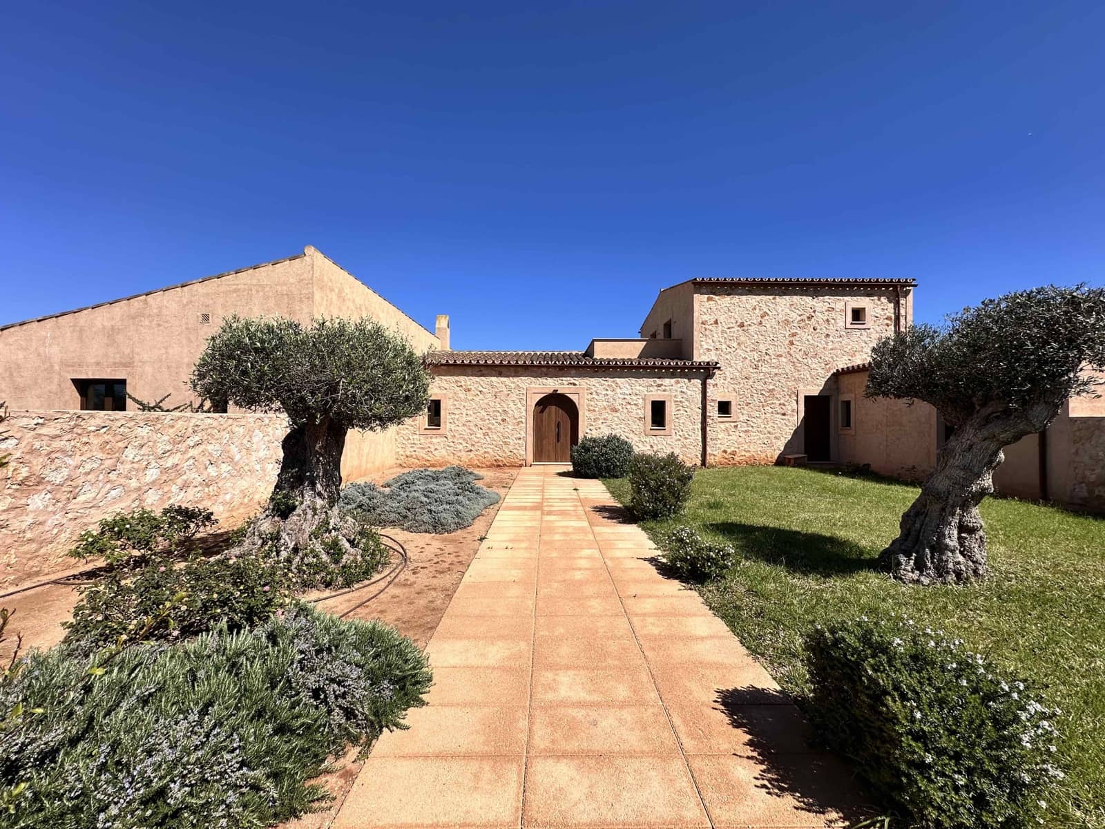 5 soveværelse Finca/Landehus til salg i Santanyi med swimmingpool - € 2.950.000 (Ref: 9697897)