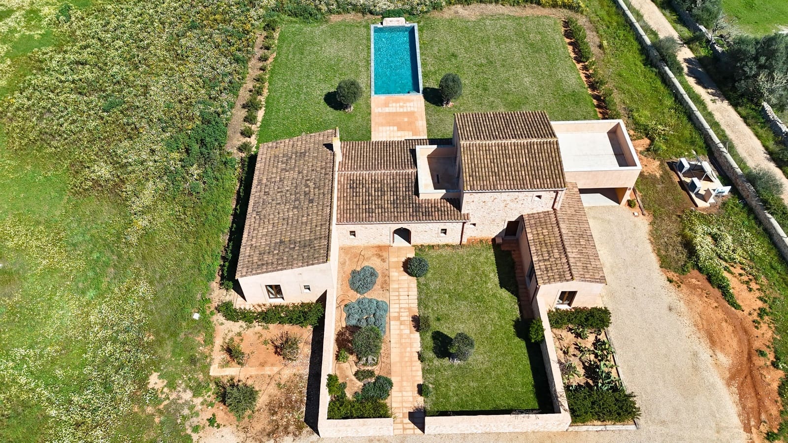 5 soveværelse Finca/Landehus til salg i Santanyi med swimmingpool - € 2.950.000 (Ref: 9697897)