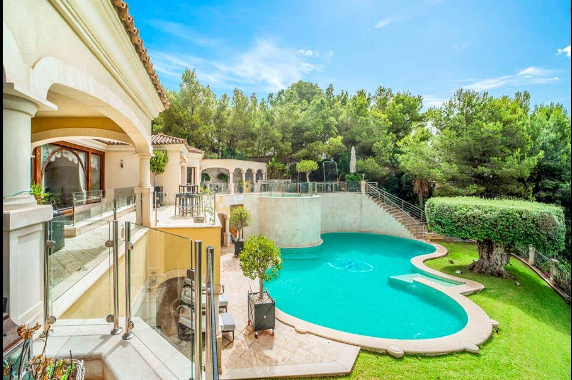 7 soverom Villa til salgs i Costa de la Calma med svømmebasseng garasje - € 6 950 000 (Ref: 9709070)