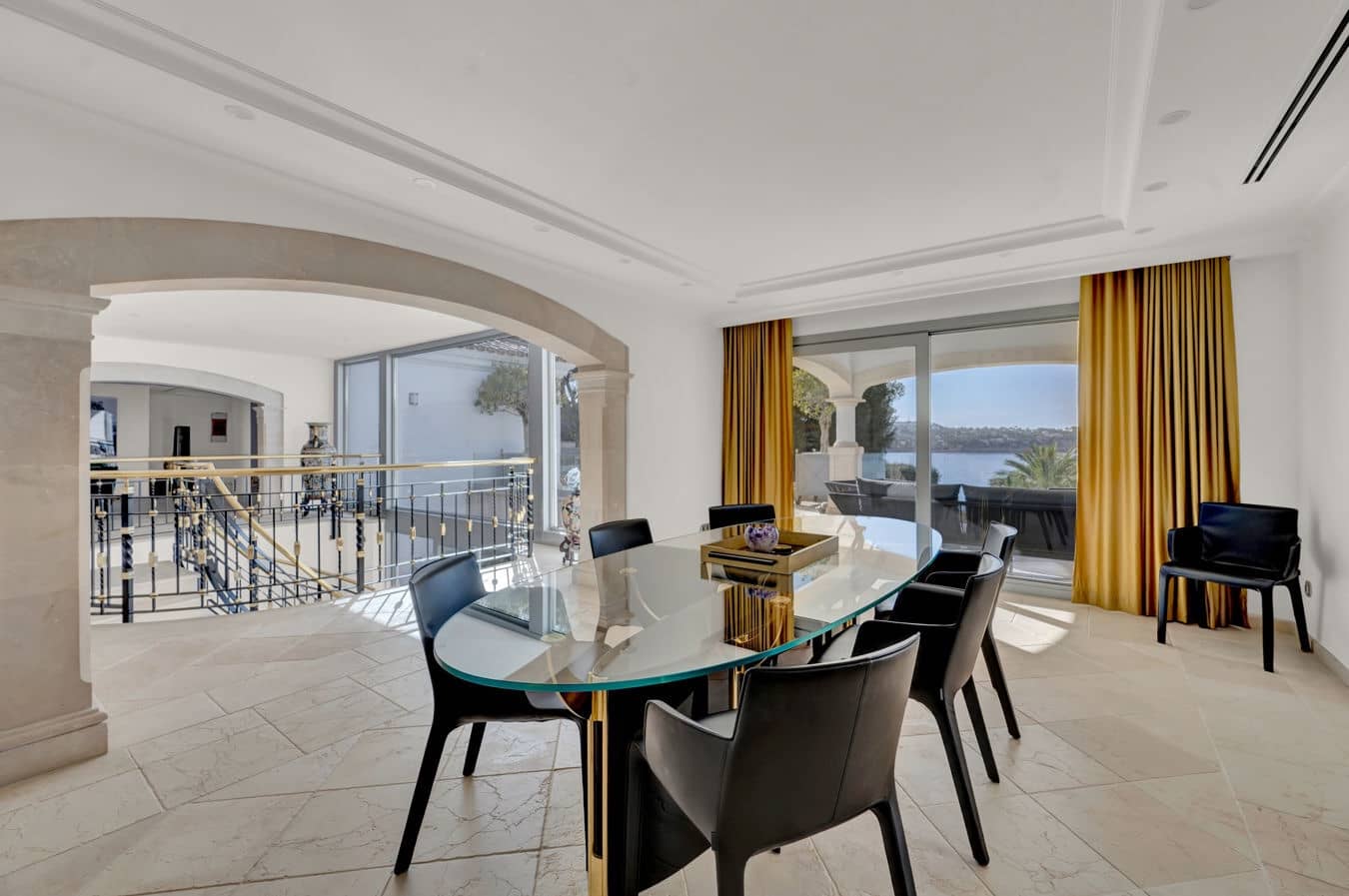 7 soverom Villa til salgs i Costa de la Calma med svømmebasseng garasje - € 6 950 000 (Ref: 9709070)