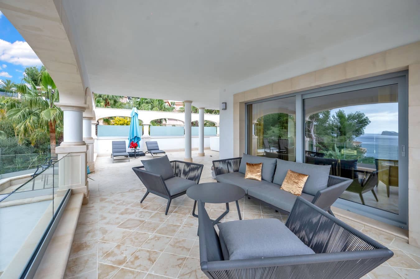 7 soverom Villa til salgs i Costa de la Calma med svømmebasseng garasje - € 6 950 000 (Ref: 9709070)