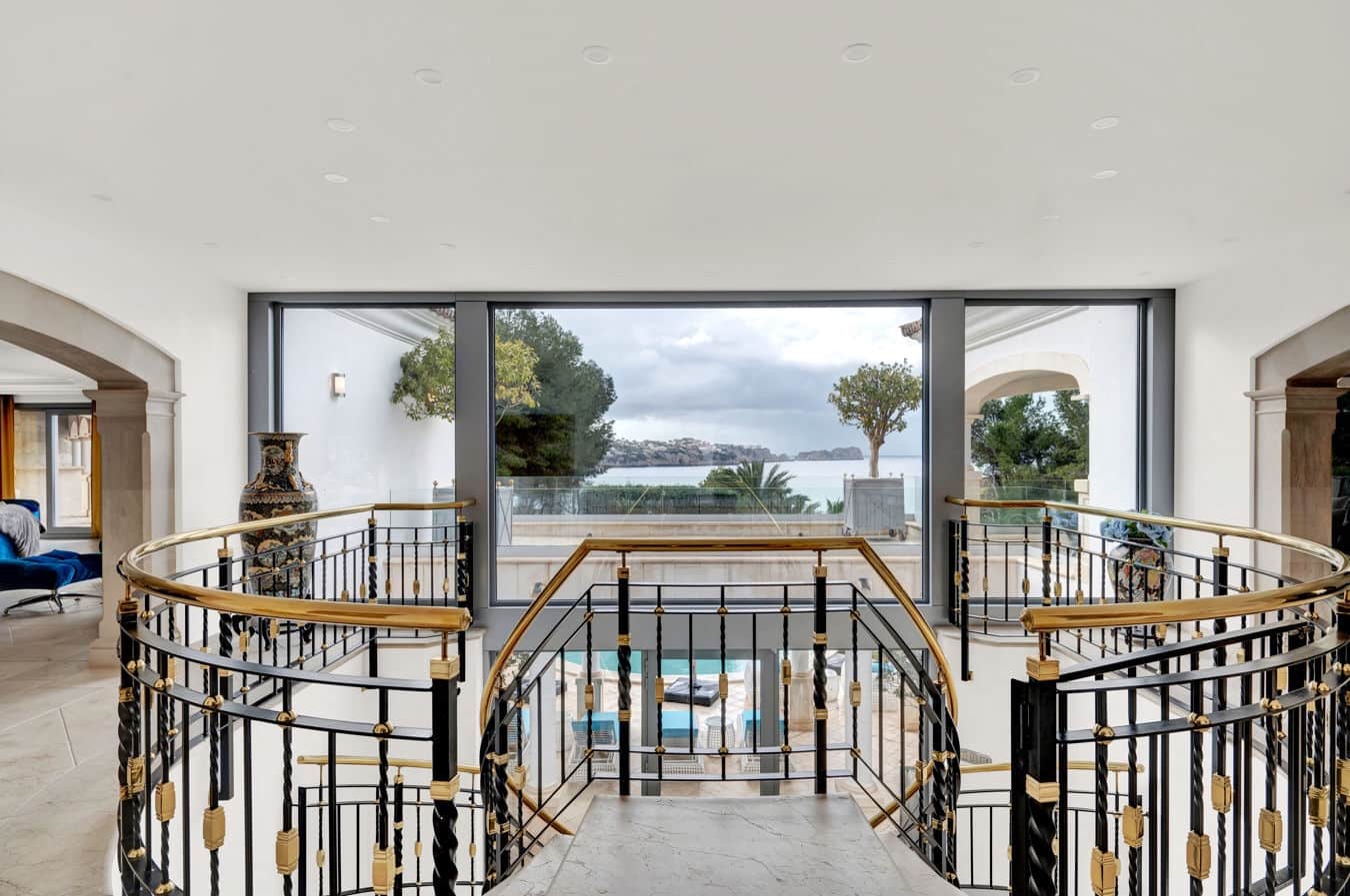 7 soverom Villa til salgs i Costa de la Calma med svømmebasseng garasje - € 6 950 000 (Ref: 9709070)