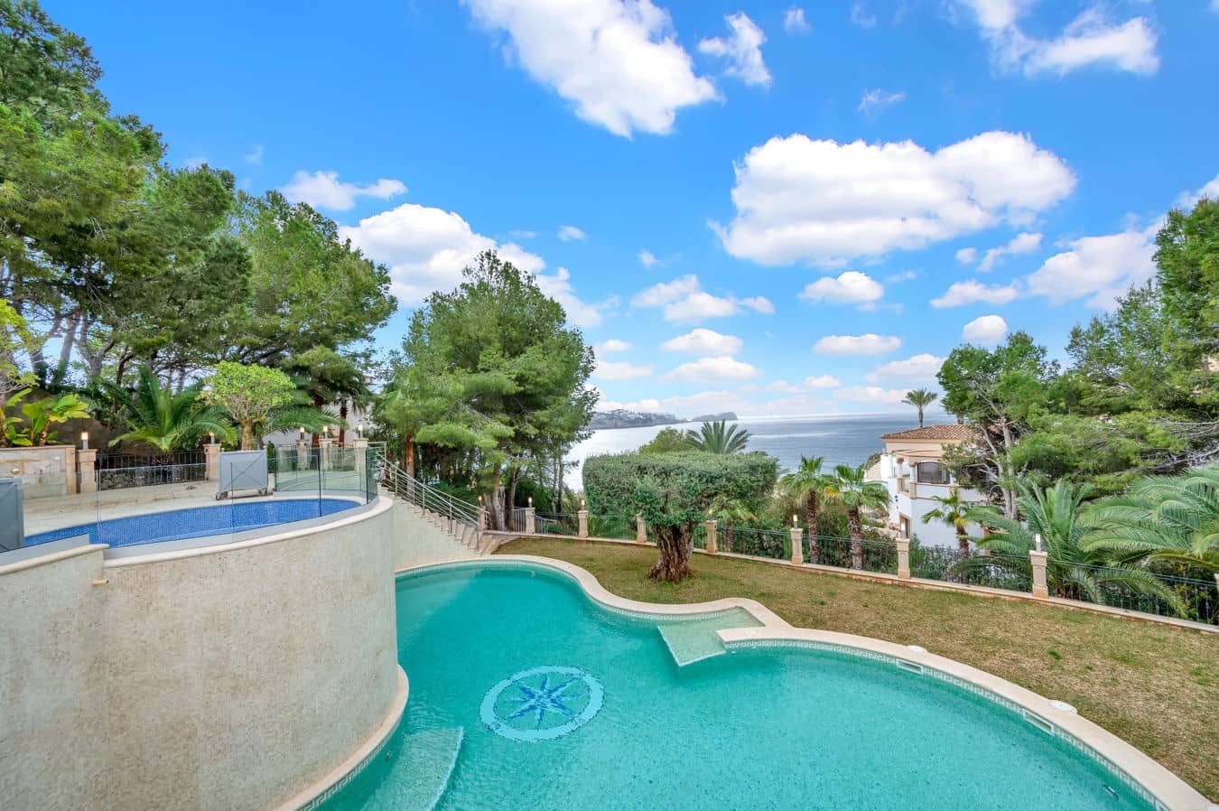 7 soverom Villa til salgs i Costa de la Calma med svømmebasseng garasje - € 6 950 000 (Ref: 9709070)