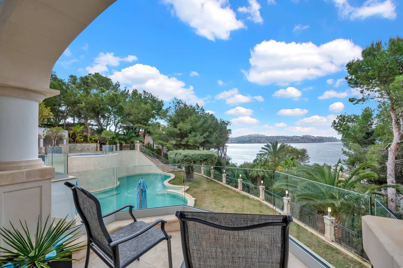 7 soverom Villa til salgs i Costa de la Calma med svømmebasseng garasje - € 6 950 000 (Ref: 9709070)