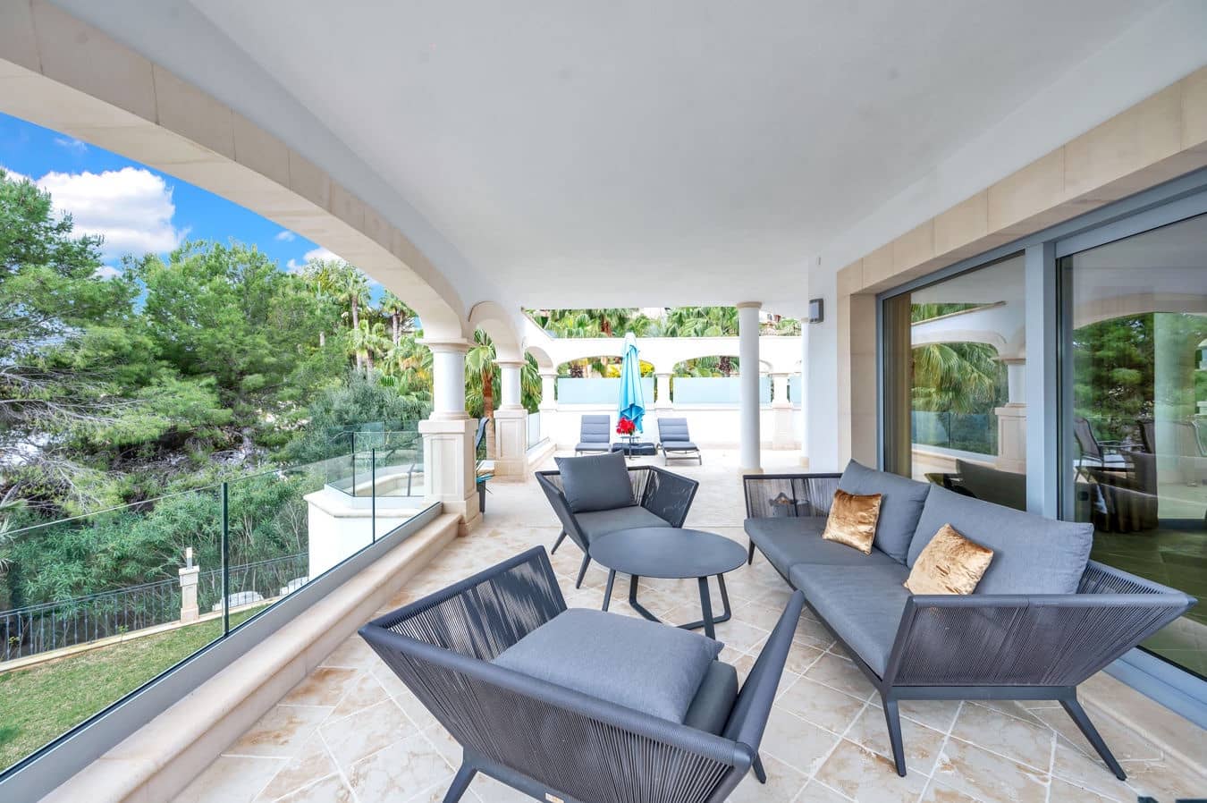 7 soverom Villa til salgs i Costa de la Calma med svømmebasseng garasje - € 6 950 000 (Ref: 9709070)
