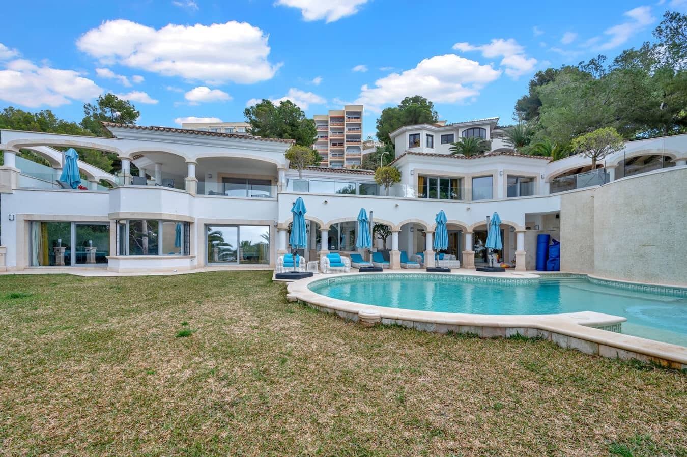 7 soverom Villa til salgs i Costa de la Calma med svømmebasseng garasje - € 6 950 000 (Ref: 9709070)