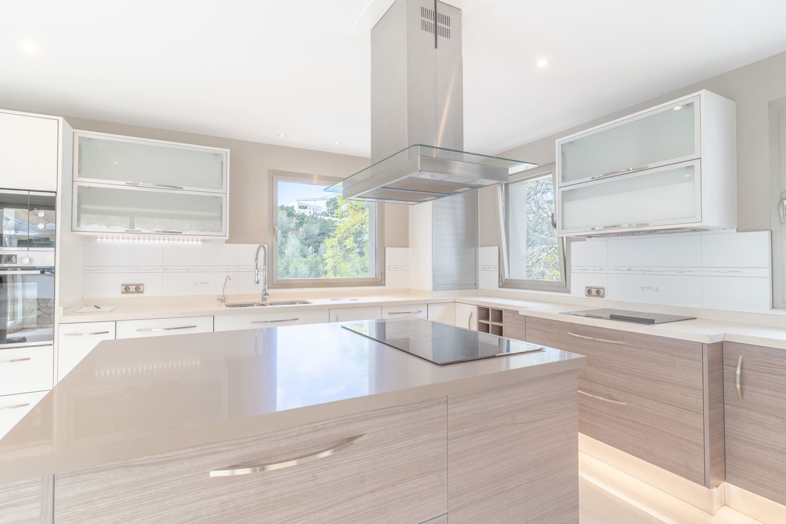 4 bedroom Villa for rent in Costa d'en Blanes with pool garage - € 6,500 (Ref: 9720562)