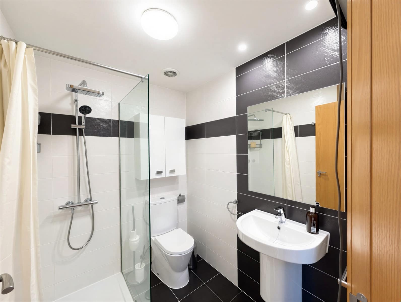 2 bedroom Apartment for sale in Calas de Mallorca with pool garage - € 359,000 (Ref: 9720705)